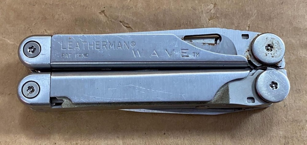 VINTAGE LEATHERMAN WAVE MULTI-TOOL.
