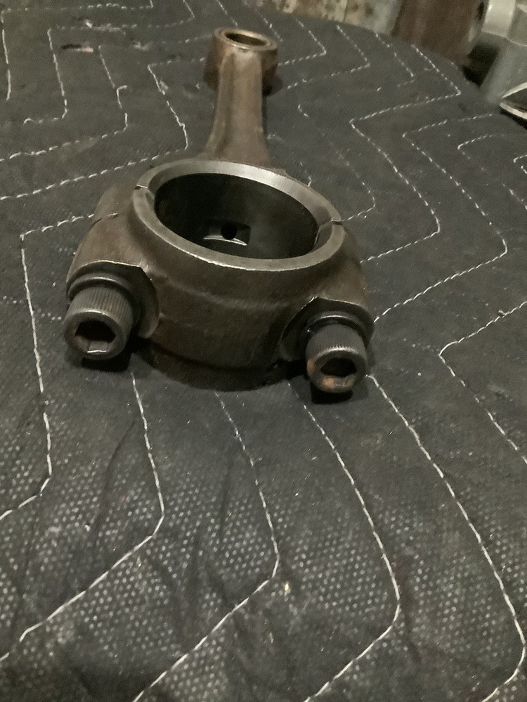 Cummins Connecting Rod 4052