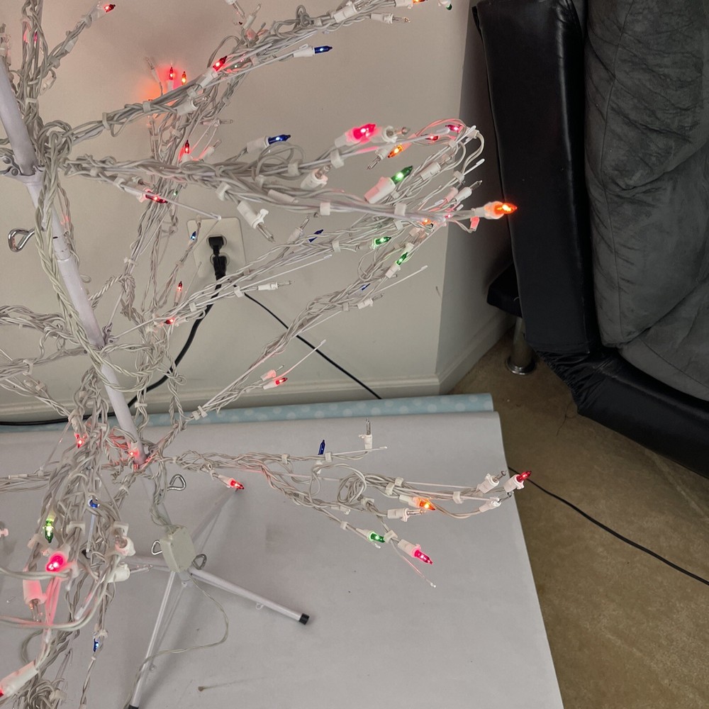 7´ Ft Tall Shimmering Christmas Tree white