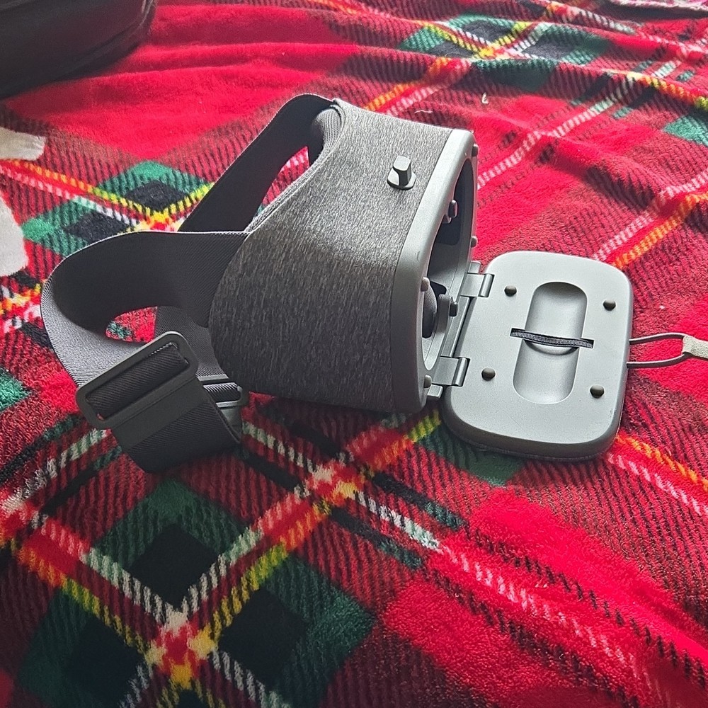Google Daydream View Gray Smartphone VR Headset