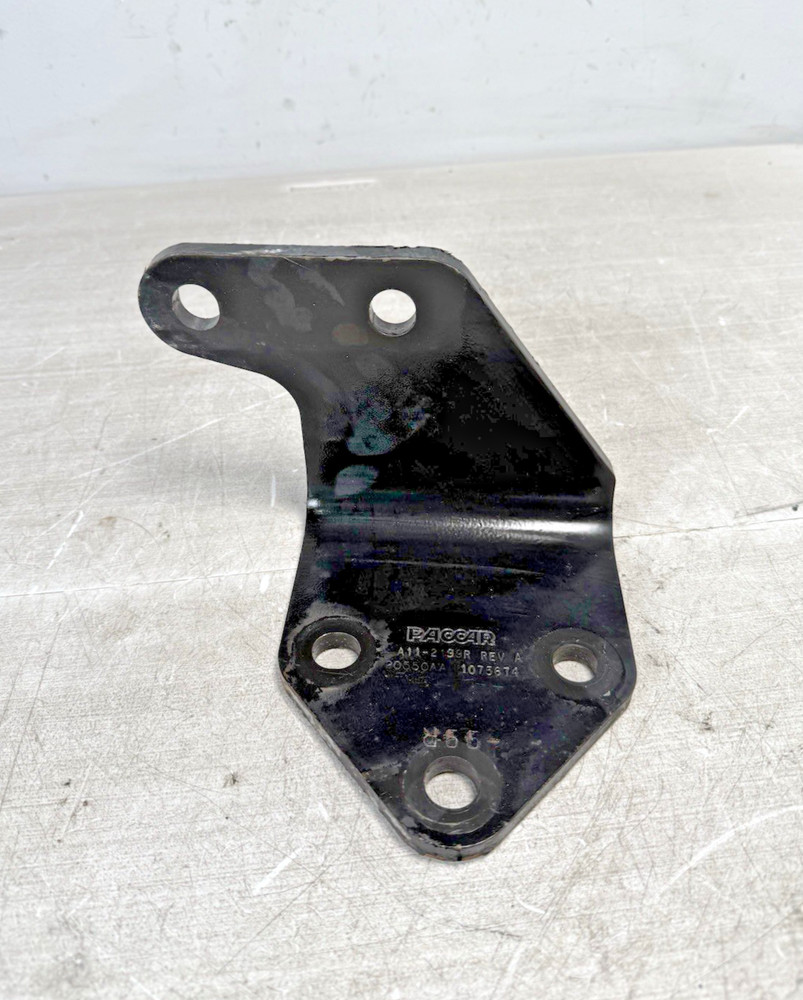 2020 PETERBILT 579 BRACKET-SUPPORT ENGINE FRONT RH A11-6082R *2082*