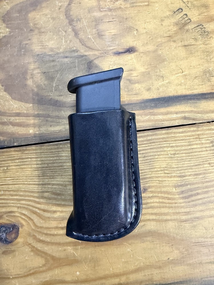 Double Stack Magazine Carrier Black Leather