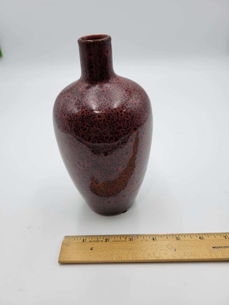 Housley TM pottery 8 inch tall