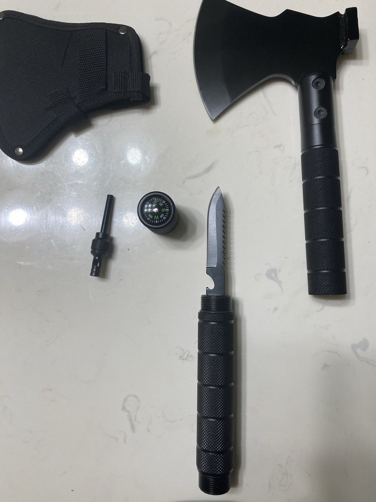 Multipurpose Axe Flint Fire Igniter, Combat Knife, Built In Compass, Whistle￼