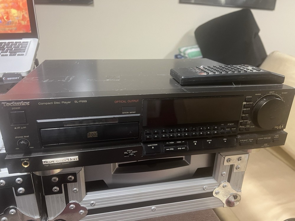 Technics SL-P999 CD Player 4DAC 20bit Linear Converter 100 V with remote