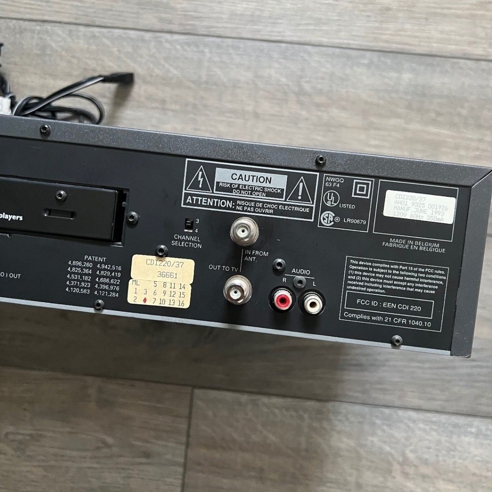 Philips CDI-220 CD-i Interactive Player CD-330 Compact Disc Player READ
