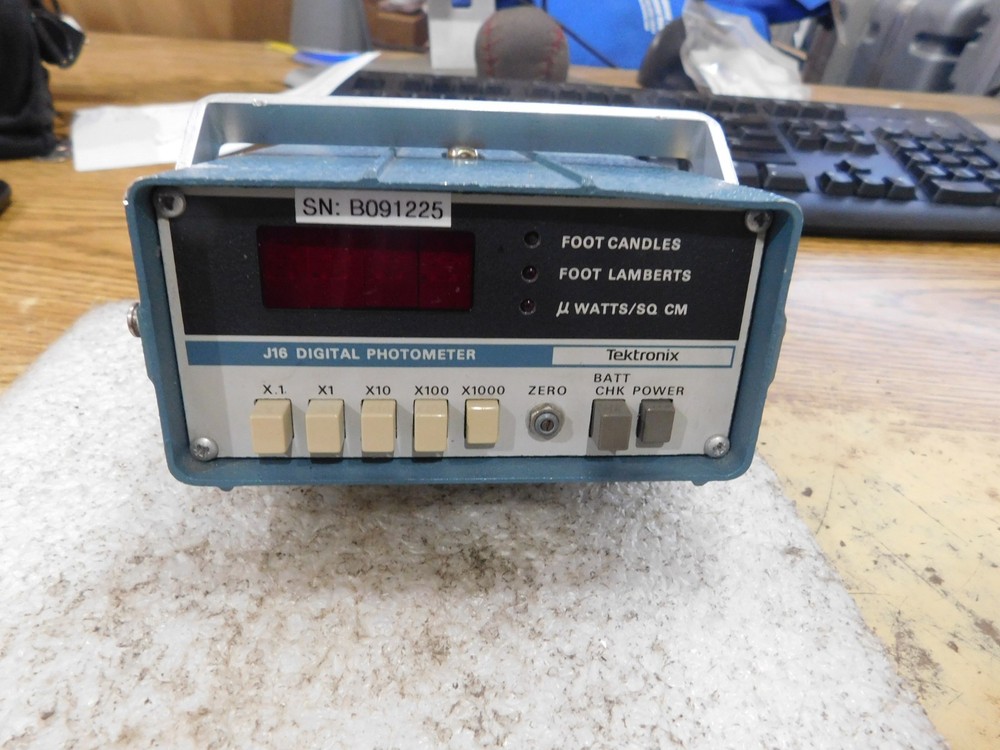Tektronix Model: J16 Digital Photometer