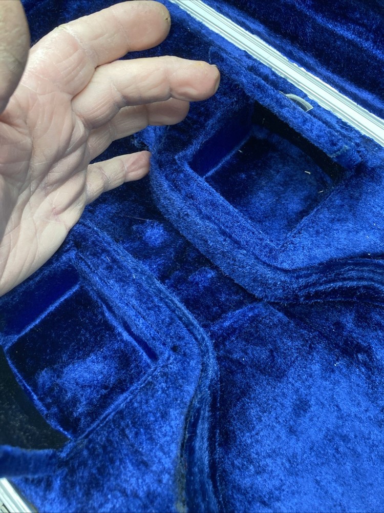 4/4 Violin Hard Shell Case w/ Plush Interior, 3 Compartments, Storage for 2 Bows