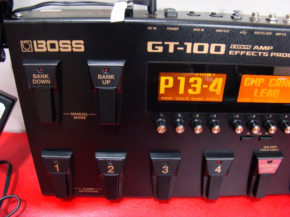 BOSS GT-100 Multi-Effects Guitar Effect Pedal COSM AMP EFFECTS PROCESSOR TESTED