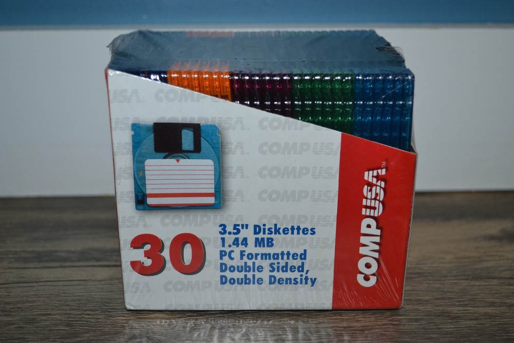 CompUSA 3.5" Diskettes 1.44 MB PC Formatted Double Sided Double Density 30-Pack