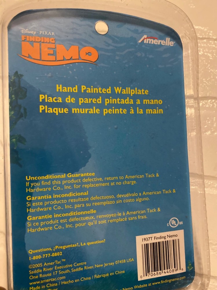 2005 AmerTac Disney Finding Nemo Hand Painted Wallplate