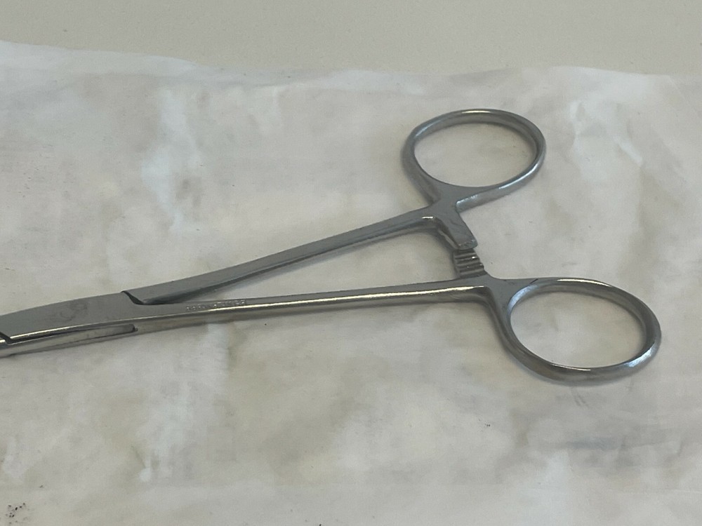 D10: MEDLINE DYNJ04048 Kelly Forceps STD