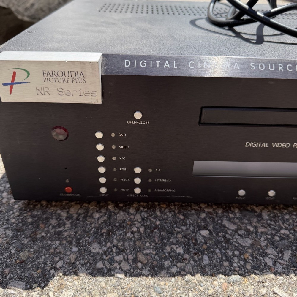 Faroudja NRS-DCS Digital Cinema Source DVD Video Processor