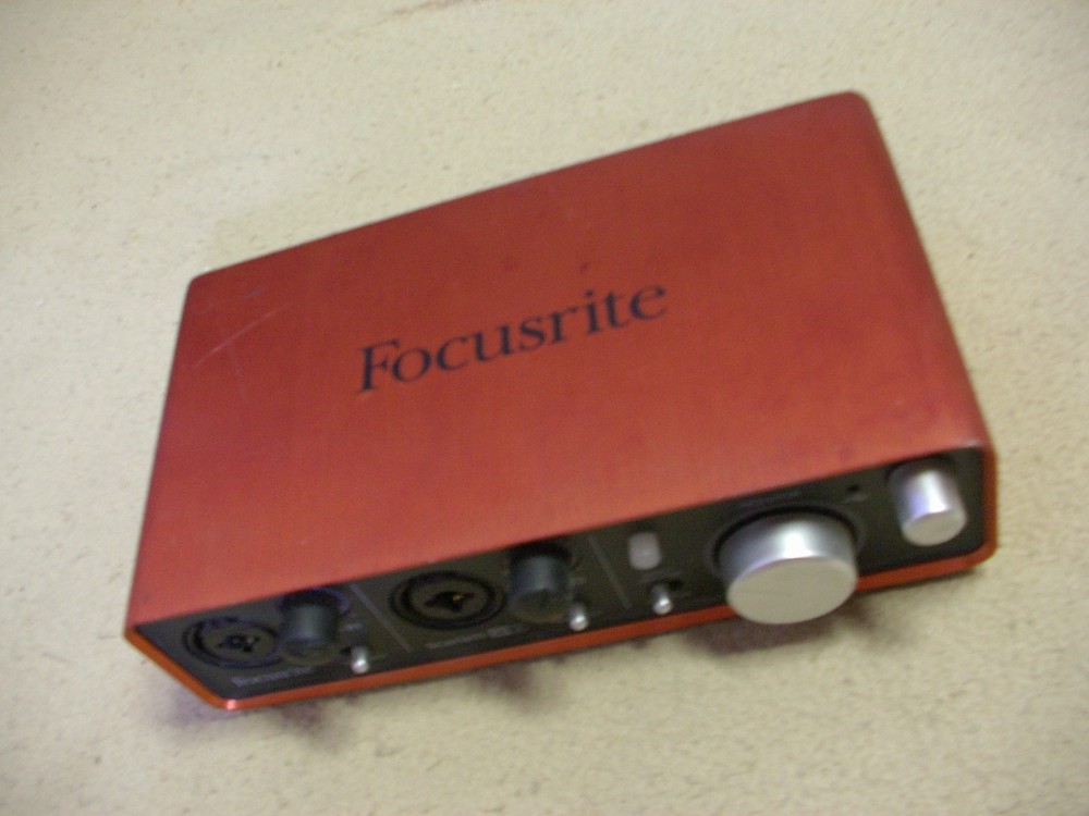 Focusrite Scarlett 2i 2 audio interface component