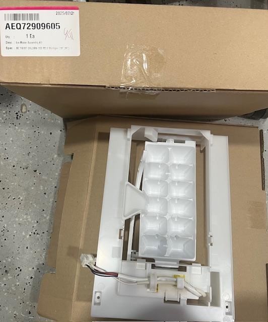 AEQ72909605 LG Refrigerator Ice Maker (BRAND NEW)