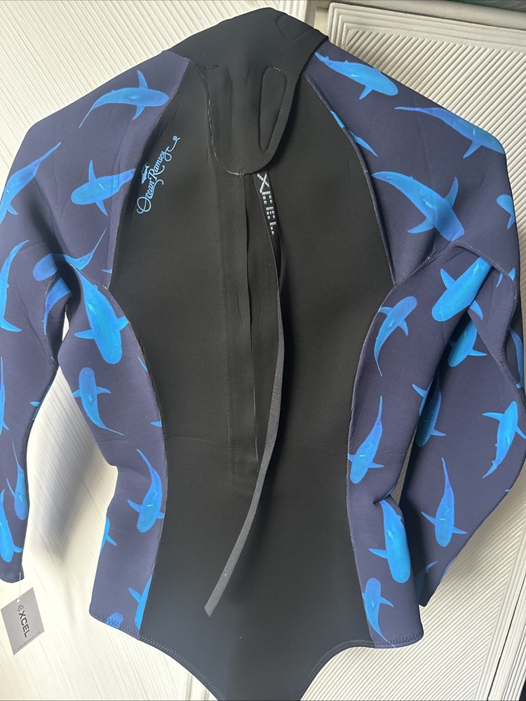 2mm Woman’s Size 8 Xcel Wetsuit 🦈