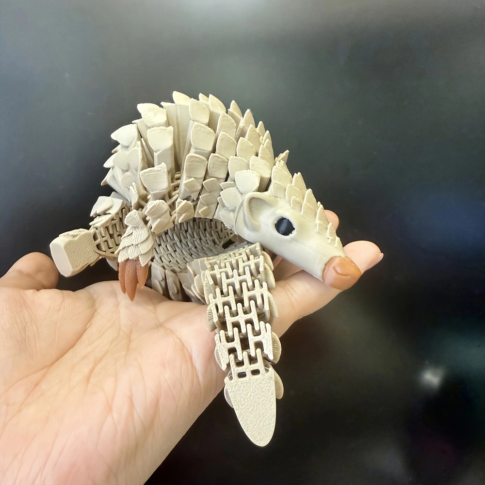3D Printed Anime Hedgehog Statue - Durable Plastic Gradient Color Animal Decor