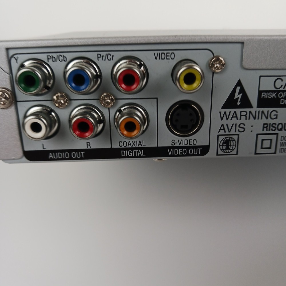 GPX Silver DVD Compact Disc Player Without Remote Model D1816