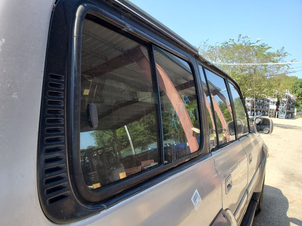 1997 Lexus LX450 OEM 08190-00921 Security System Control