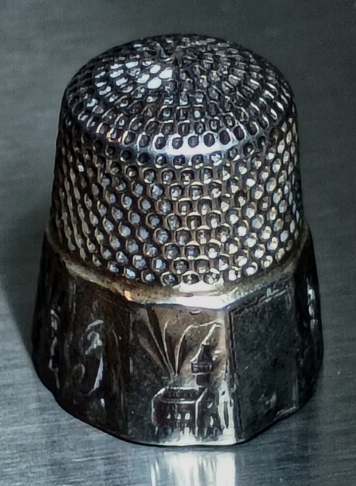 ANTIQUE STERLING SILVER THIMBLE WHEAT SHEAVES BORDER