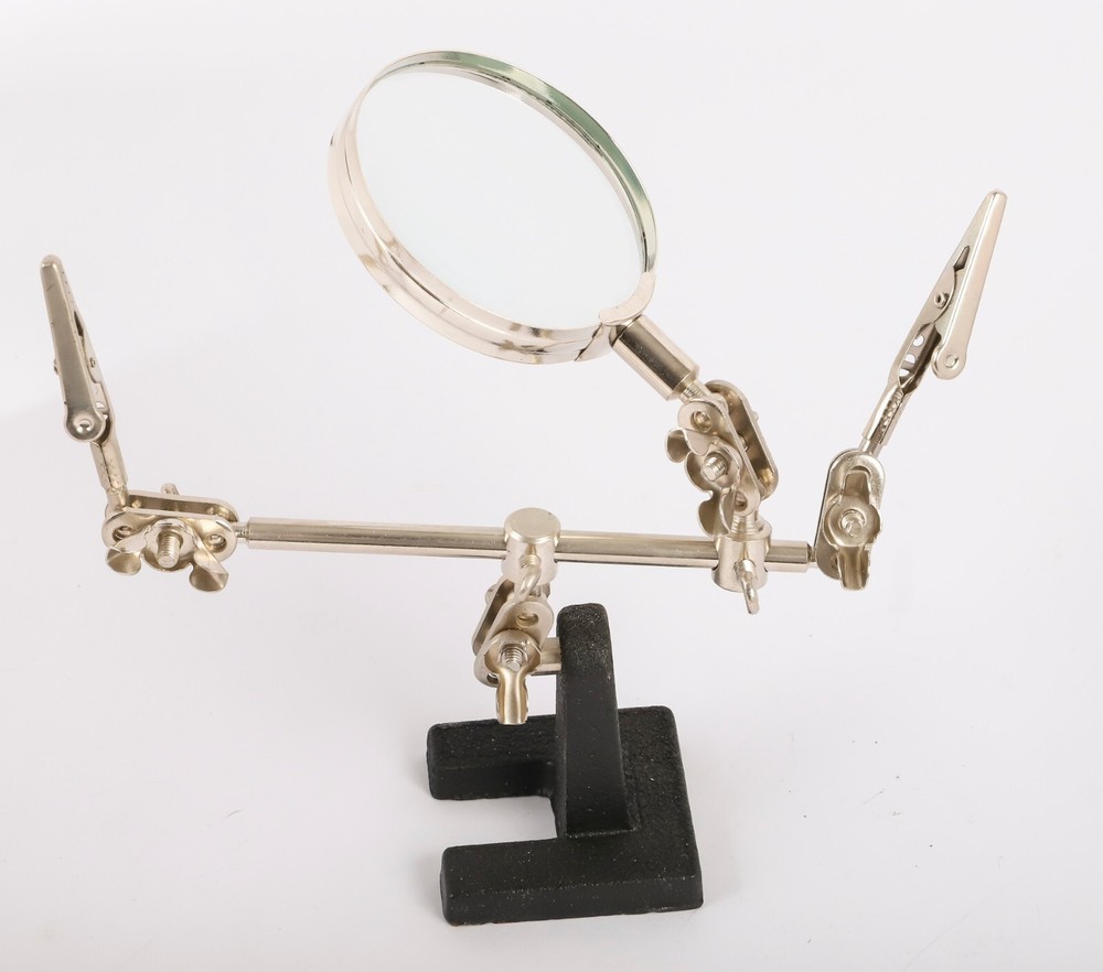 Hobby Station w/ Magnifying Glass