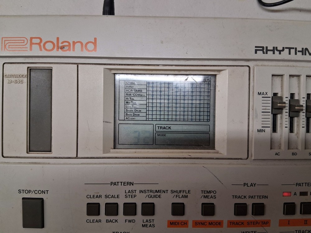 Roland TR-707 Vintage Drum Machine