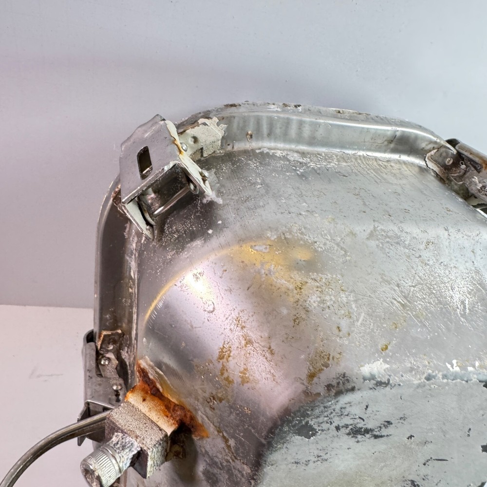 Space X Starship 34 - Recovered ENGINE BAY LIGHT - Flight 8