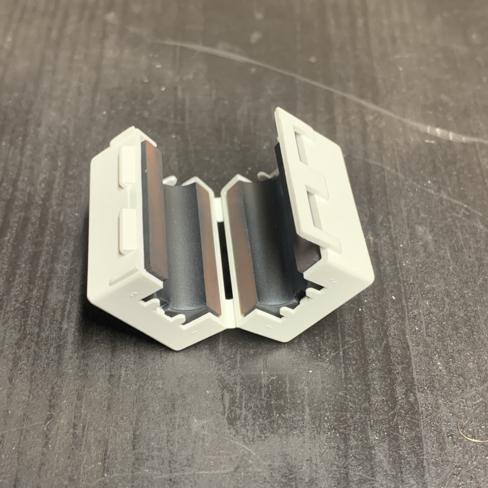 Split Ferrite Core EMI Interference Filter Round Cable Clamp