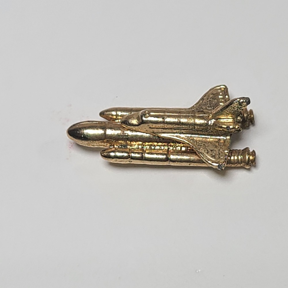 VTG Space Shuttle With Solid Rocket Boosters Collector/Lapel Pin Gold-Tone 1"