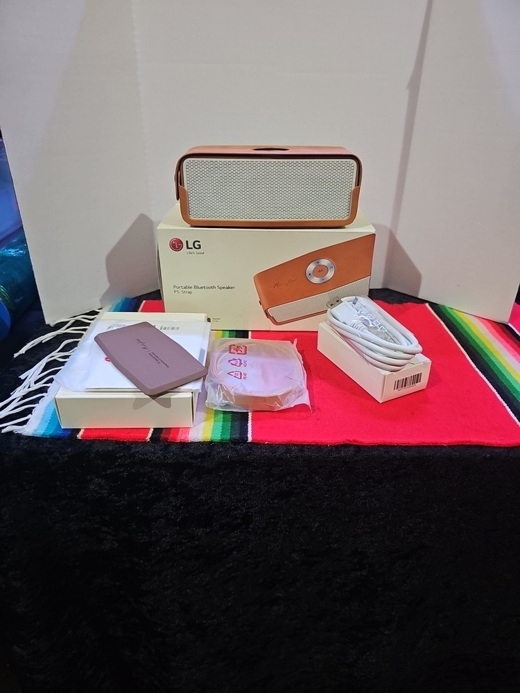 LG Music Flow P5 Portable Bluetooth Speaker with MicroUSB Cable and Microfiber