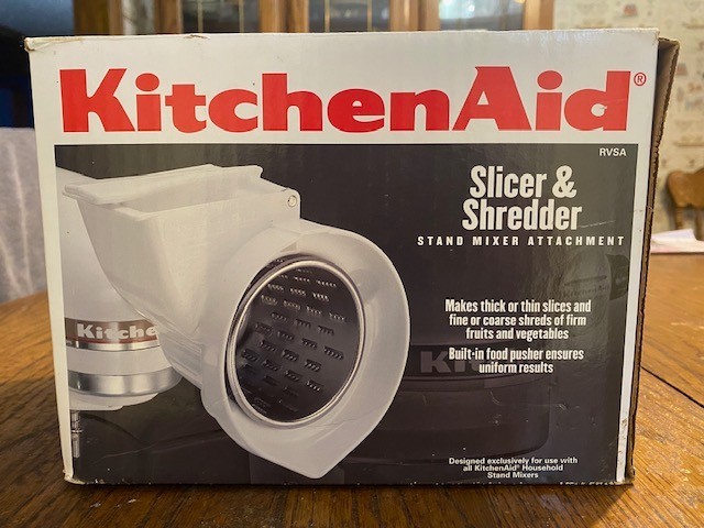 KITCHEN AID SLICER & SHREDDER ATTACHMENT NEW