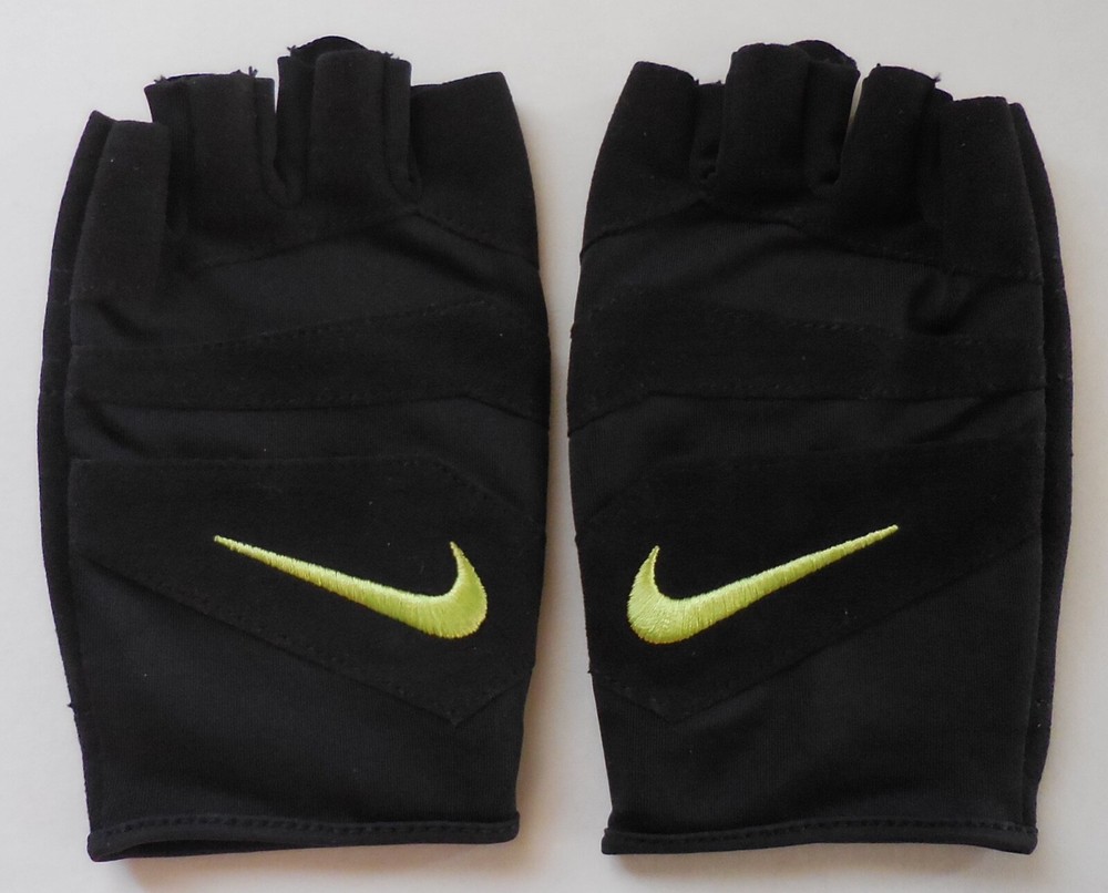 Nike Vent Tech Training Gloves Women Black/Atomic Green Medium