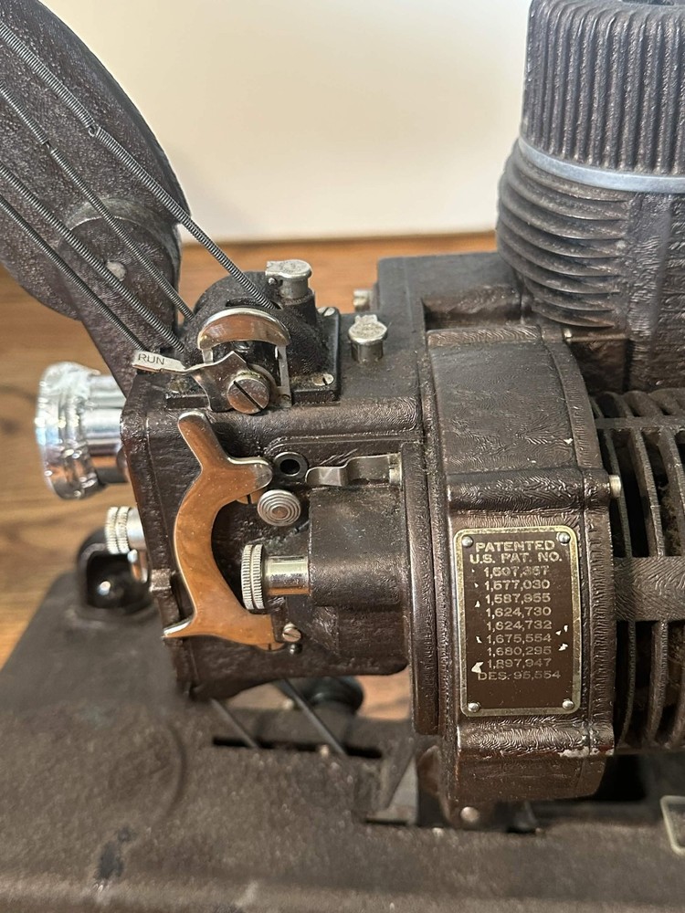 Bell & Howell Filmo model 129 projector - Untested, no plug