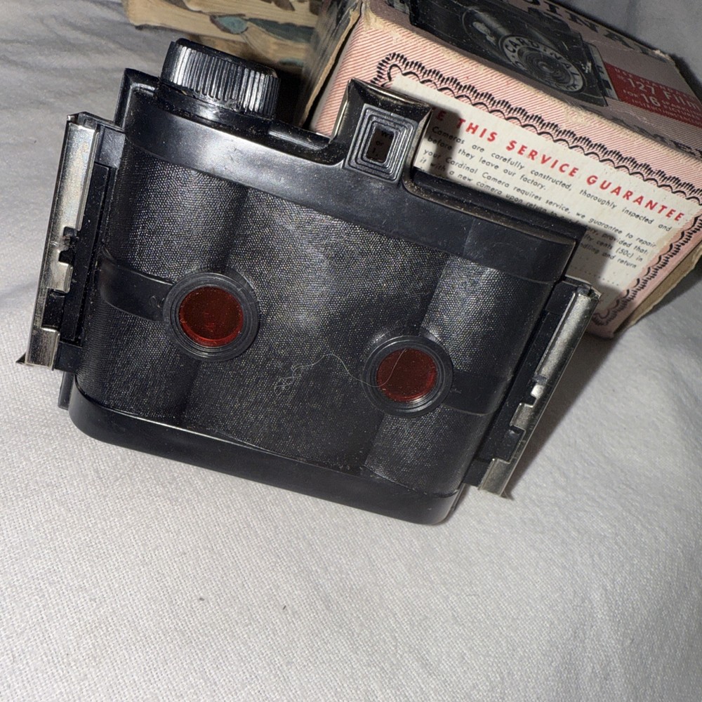 Vintage Cardinal Camera USA (C)