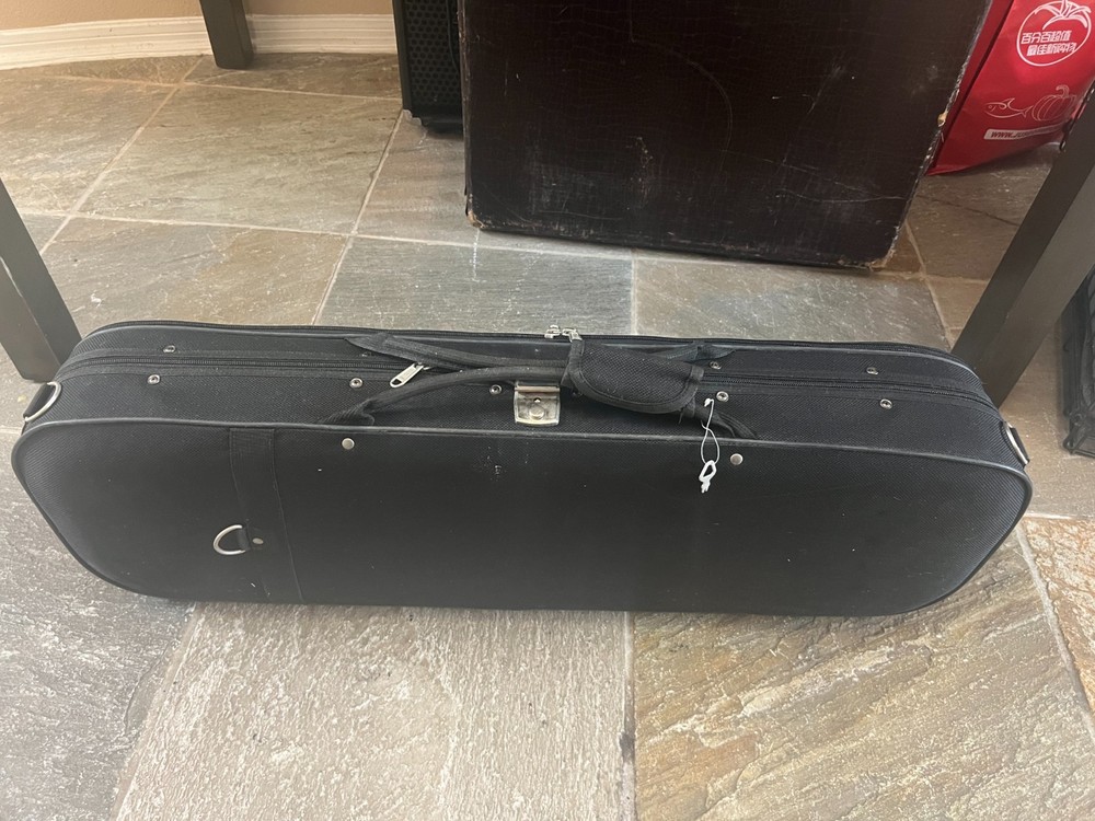 Advance Violin with case and bow, full size.