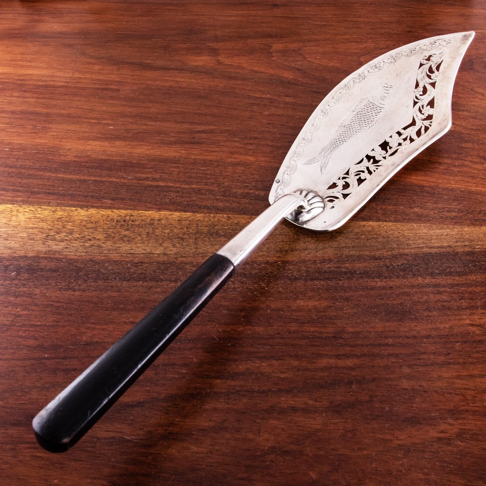 LARGE 19THC JR SWISS 800 SILVER FISH SERVER OPENWORK BLADE FISH WOODEN HANDLE