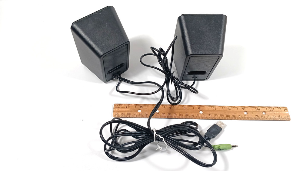 Amazon Basics A100 Multimedia Speakers Set Black