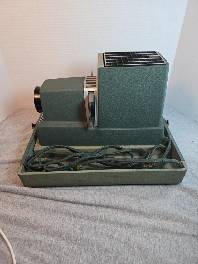 Vintage Argus 300 Automatic Slide Projector With Case Untested