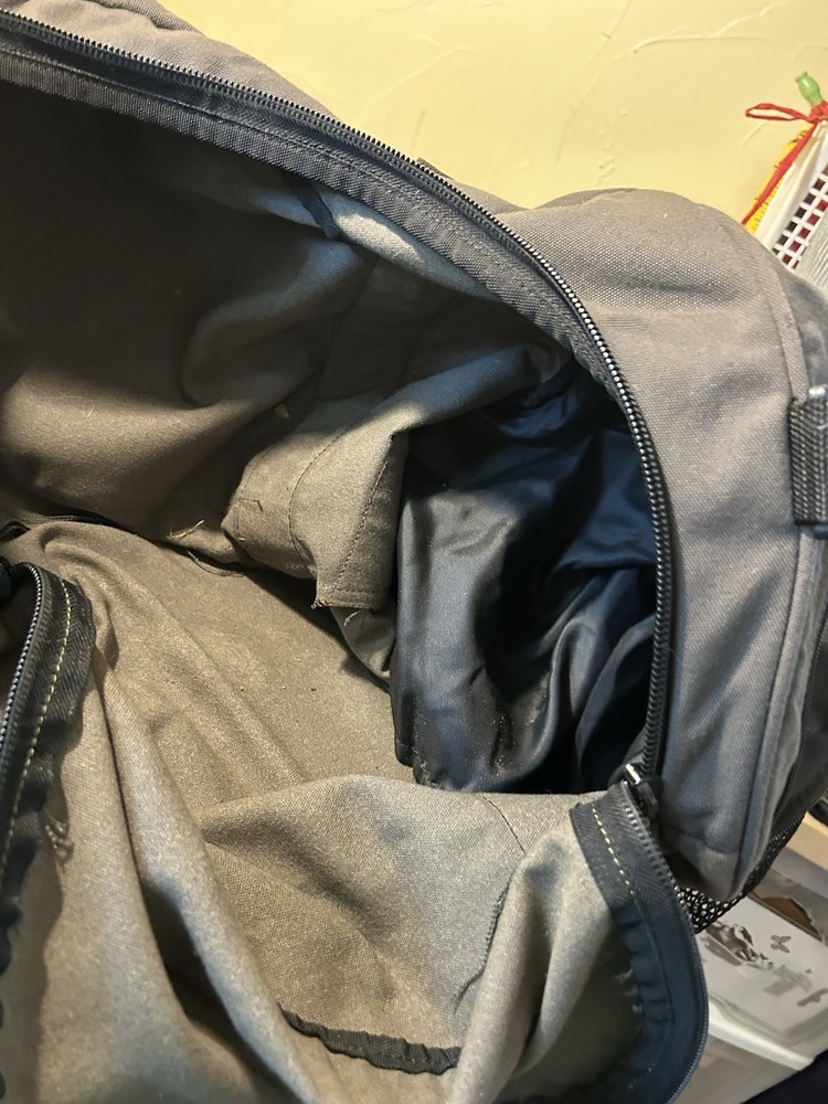 Ducks Unlimited large duffle bag, shoulder strap, bottom compartment