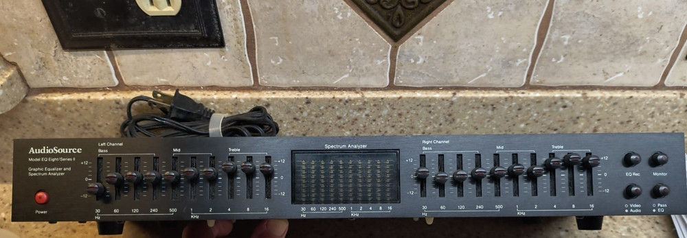 AudioSource - Model EQ Eight/Series II - 10 Band Graphic Equalizer - tested
