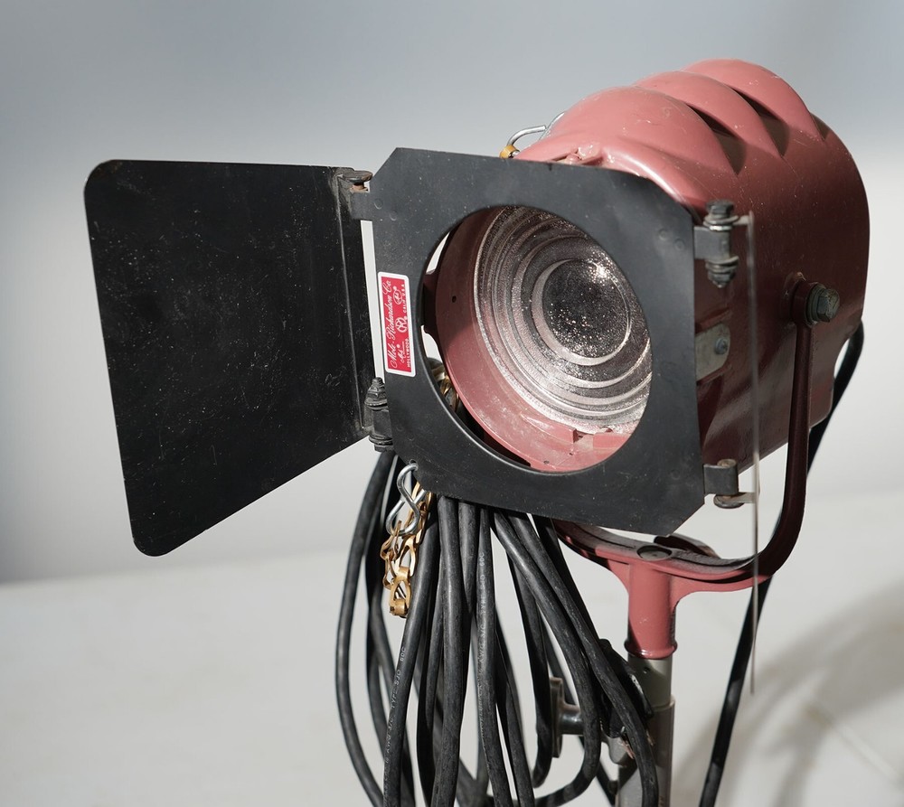 Mole Richardson Type 2351 200w Midget Solar Spot with barn doors (BW1)