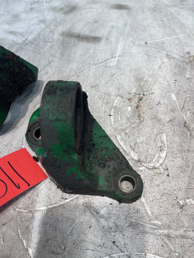 John Deere 7800 Tractor Engine Mount Brackets R95415 R95414