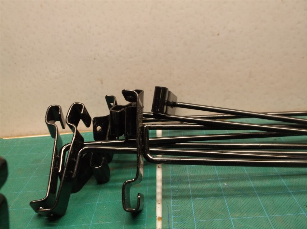 10 10.5" black retail display hooks