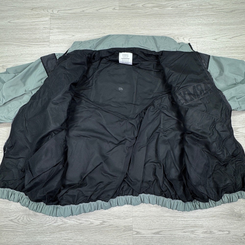 US Army Mens IPFU PT Training Jacket Gray Medium Regular Reflective Chevron Vtg