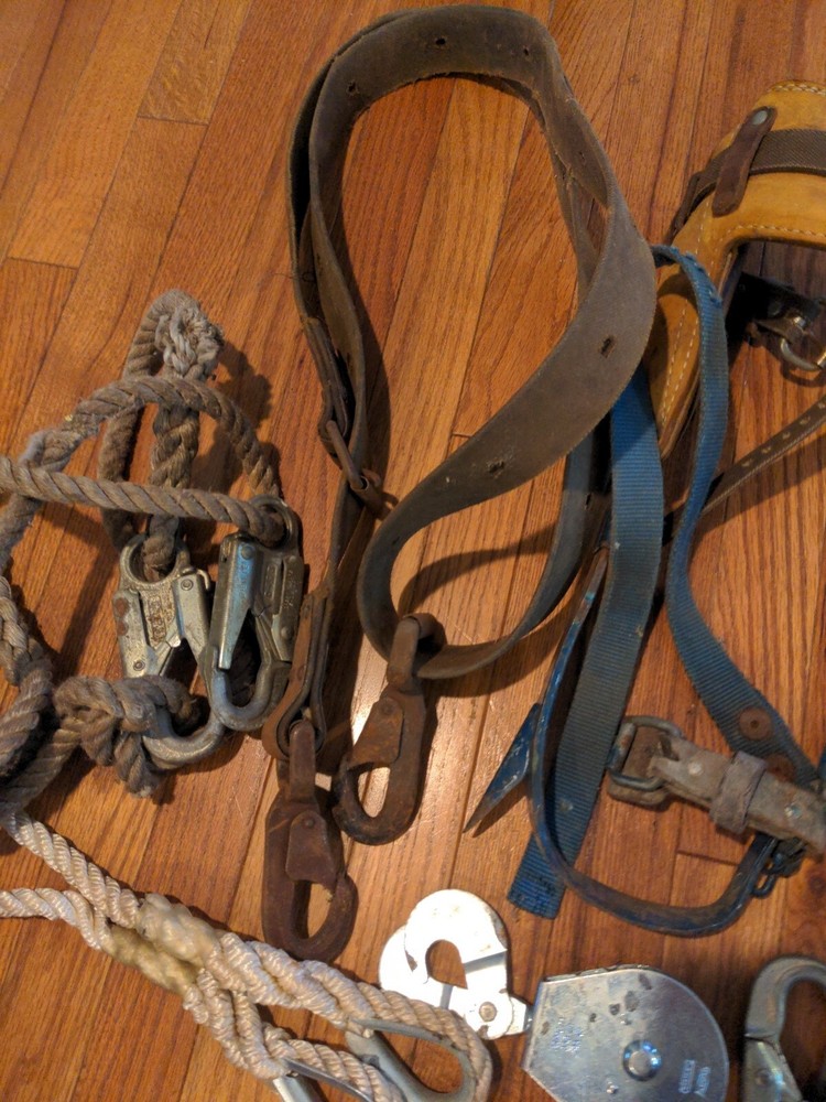 Bashlin 140-DS Climbing Gaffs Spikes Pole Tree with accessories