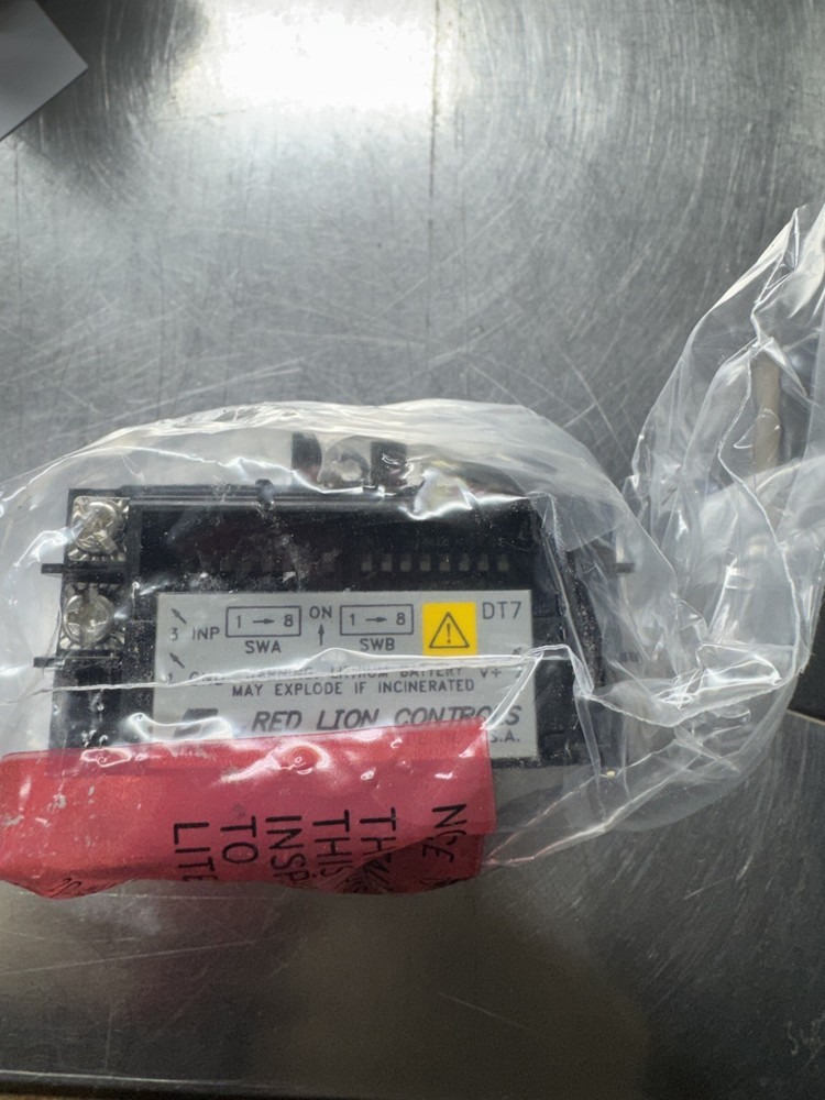Red Lion Controls DT700000 Tachometer