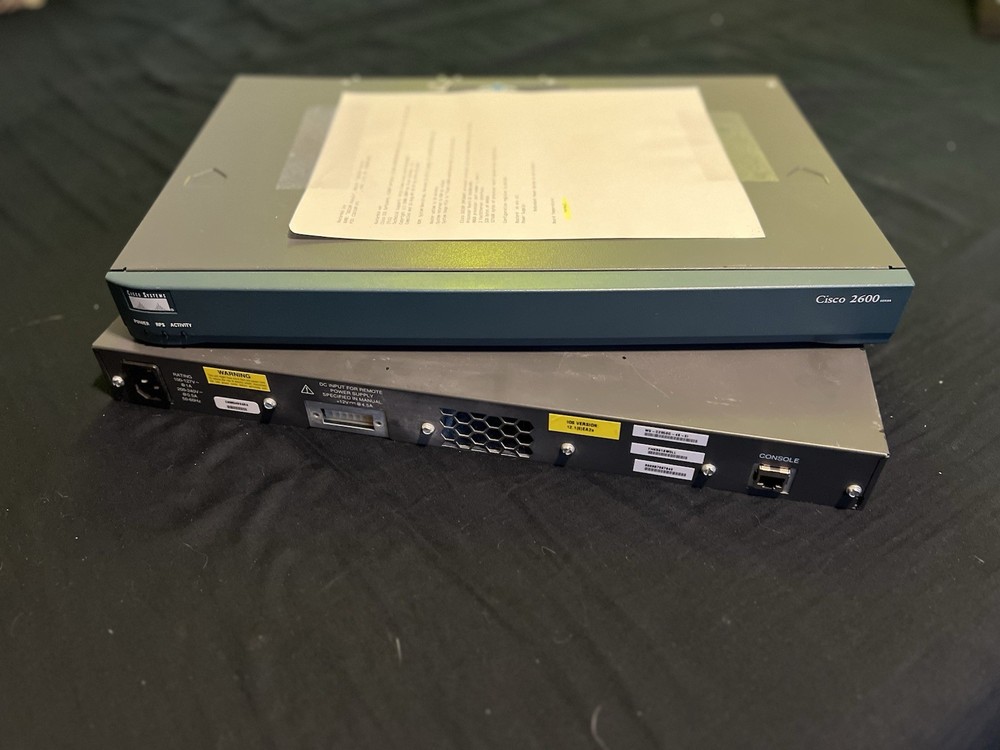 Cisco 2600 Router/Cisco Catalyst 2950 Switch