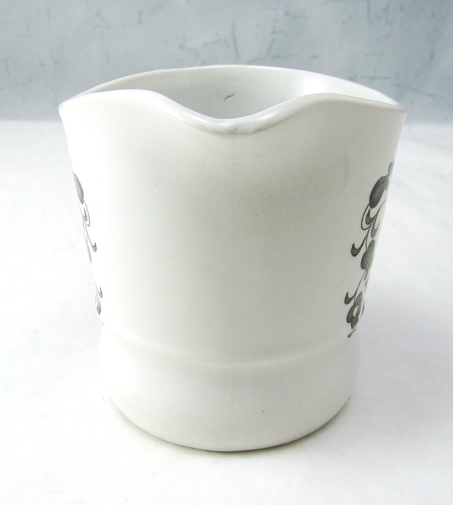 Wood & Sons WELLESLEY Creamer
