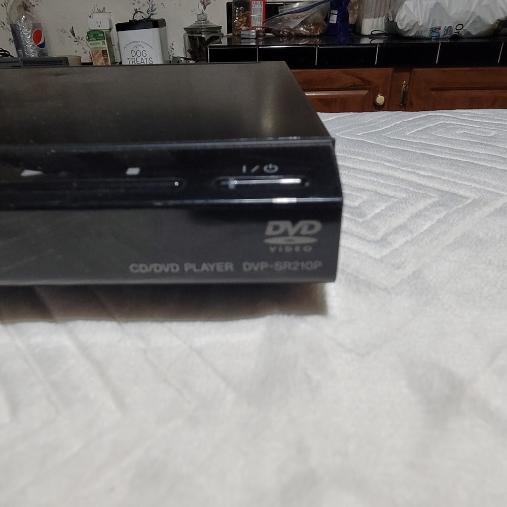Sony DVP-SR210P Progressive Scan CD/DVD Player With Remote Tested Working