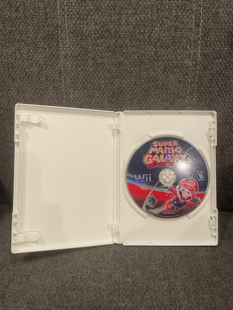 NINTENDO WII SUPER MARIO GALAXY CASE & GAME